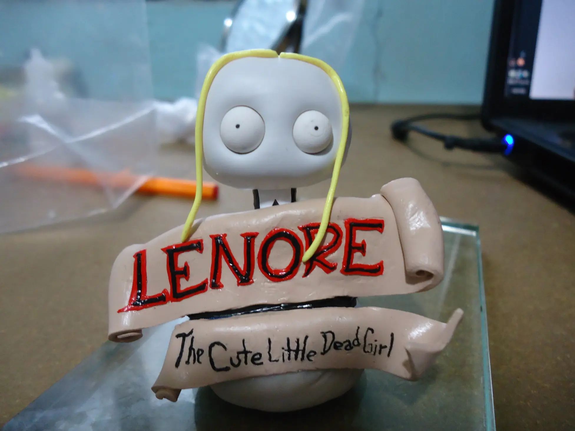 Diorama de Lenore: The cute little dead girl.