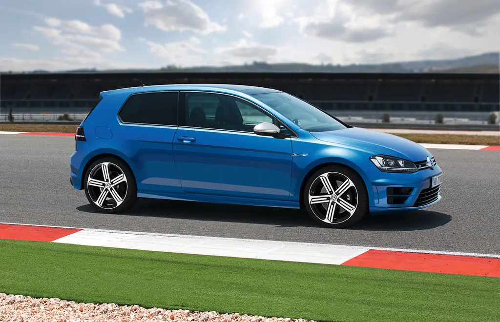 Volkswagen Golf R400