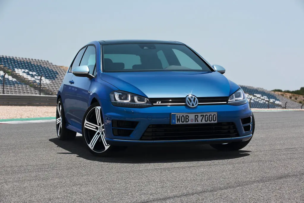 Volkswagen Golf R400