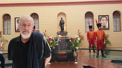 Reflexión al pie de la tumba de Hugo Chávez