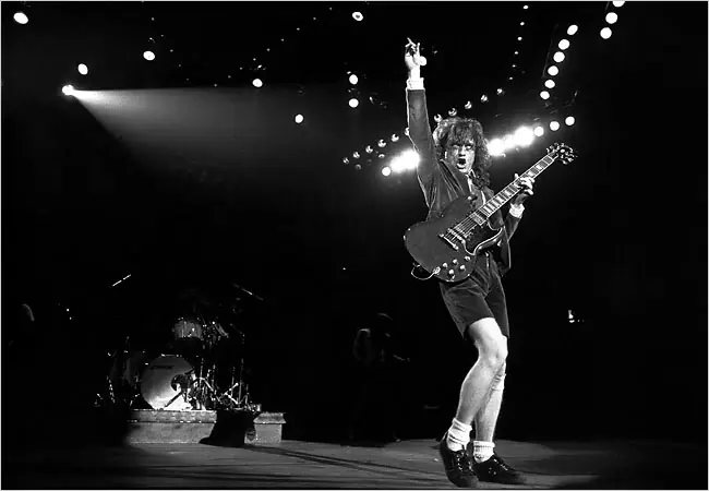 ac/dc We Salute Younesesito 50 P este es mi respost