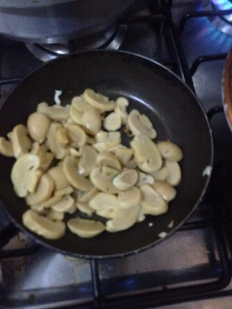 Champiñon de parís al ajillo [foto receta]