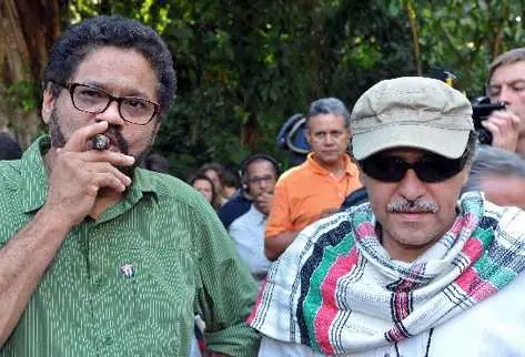 A Colombia le hace falta un presidente con Pantalones. A Colombia le hace falta un presidente con Pantalones.