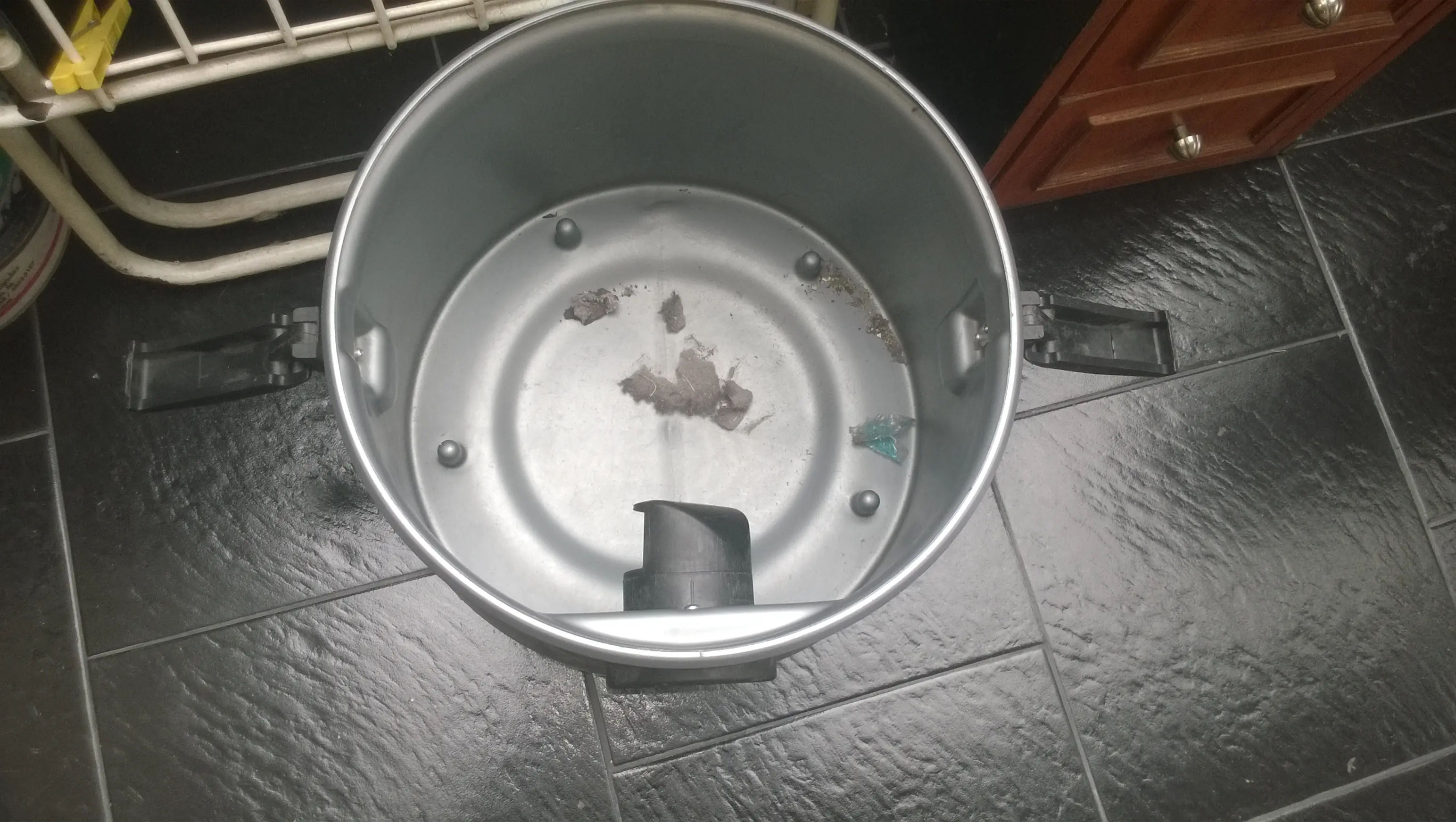 aspiradora electrolux hidrovac 1300w (recuperada)