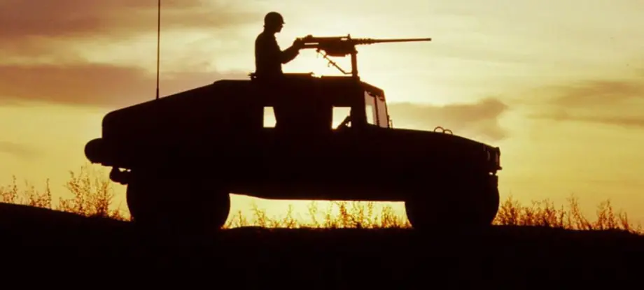 Se llama el Humvee, así que, ¿qué significa hmmwv?