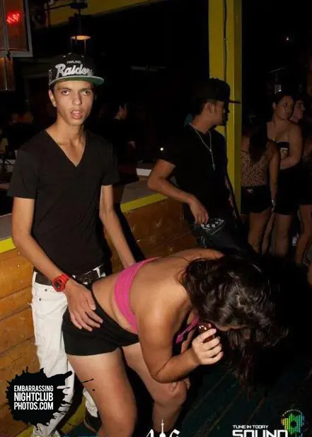 Esto pasa cuando tomas de mas. (humor)