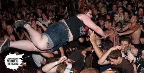 borrachos bailando