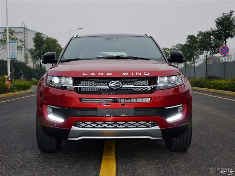 Land Rover Evoque? No papá, aguante Land Wind X7
