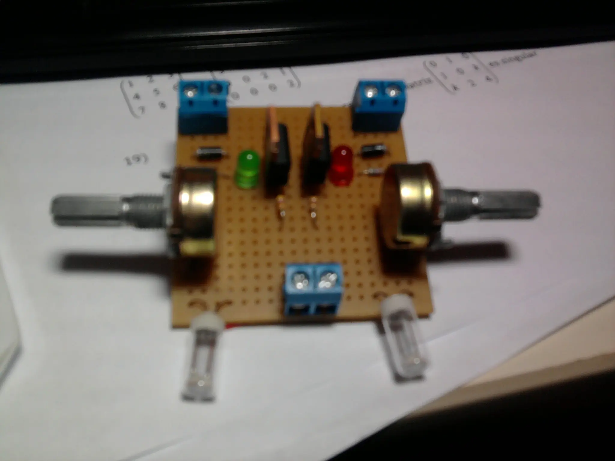 Robotica : mi primer robot 1:seguidor de luz