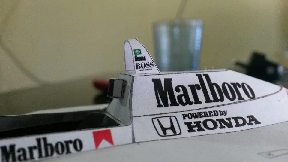 McLaren Honda MP4-4 (1:24) Ayrton Senna en papelmodelismo