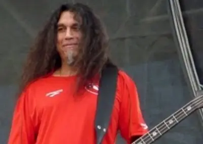 Tom Araya el mas grande metalero salido de Latinoamerica.