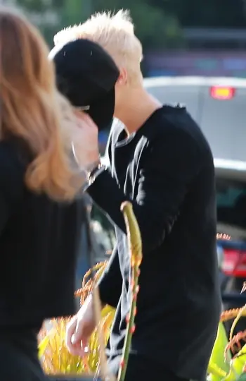 Justin Bieber, fotografiado a la salida de una peluquería