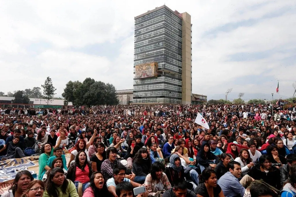 ¿Que pasa en Mexico? : ¡¡Ayotzinapa Vive!!