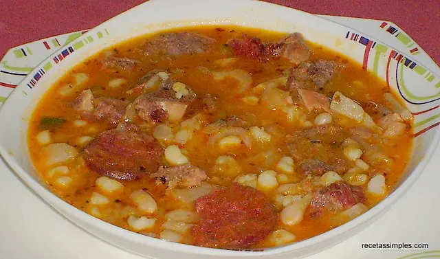 Locro bien cargadito para estos dias de mucho frio !!