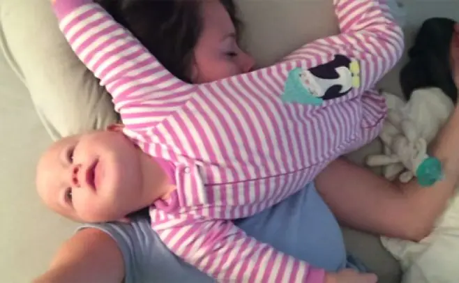 bebé que no deja dormir a la madre