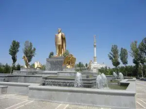 Turkmenistán: La diarrea mental y más cuestiones...