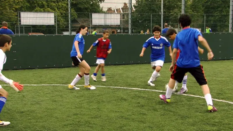 ¿Los futbolistas ganan más de lo que merecen?