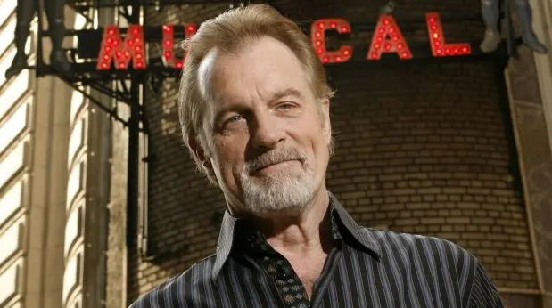 Stephen Collins admitió haber abusado de tres niñas