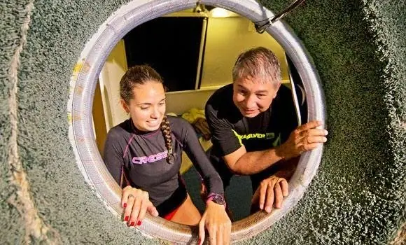 Profesores rompen Récord Guinness viviendo bajo el agua