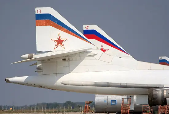 Avion de combate Túpolev Tu-160