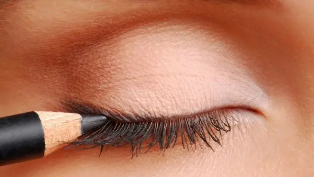 maquillaje para ojos separados