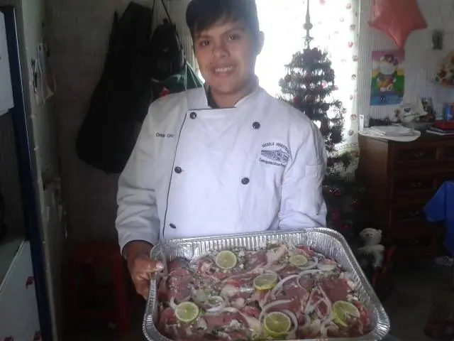 Lomo navideño de salmón marinado en lima y aceite