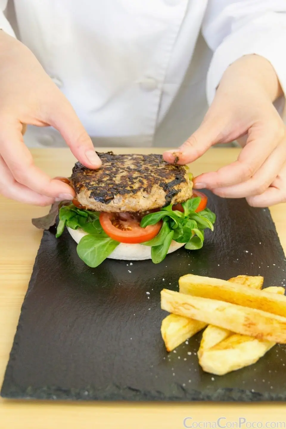 Hamburguesa casera clásica perfecta