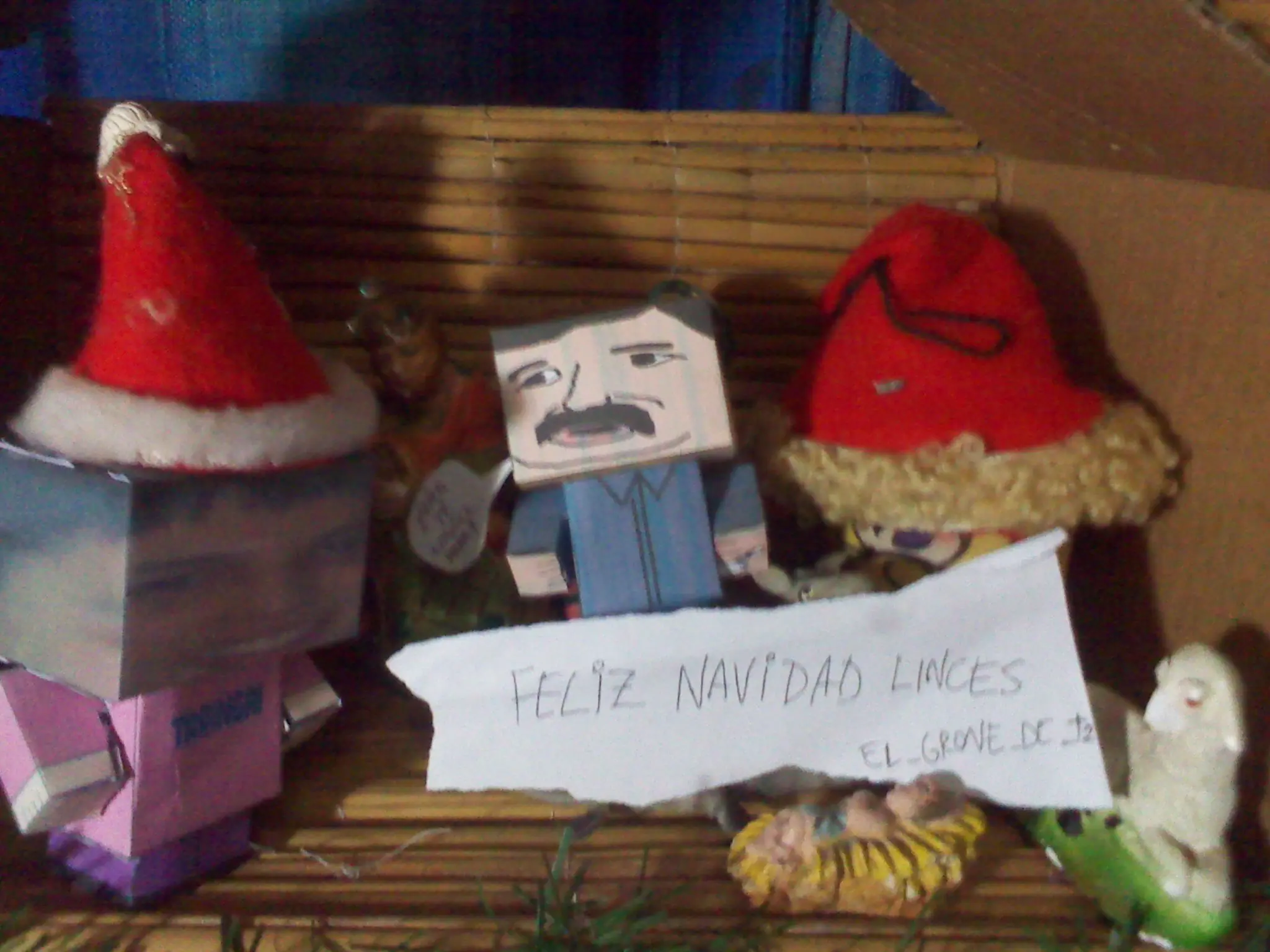 adorno de herni navideno