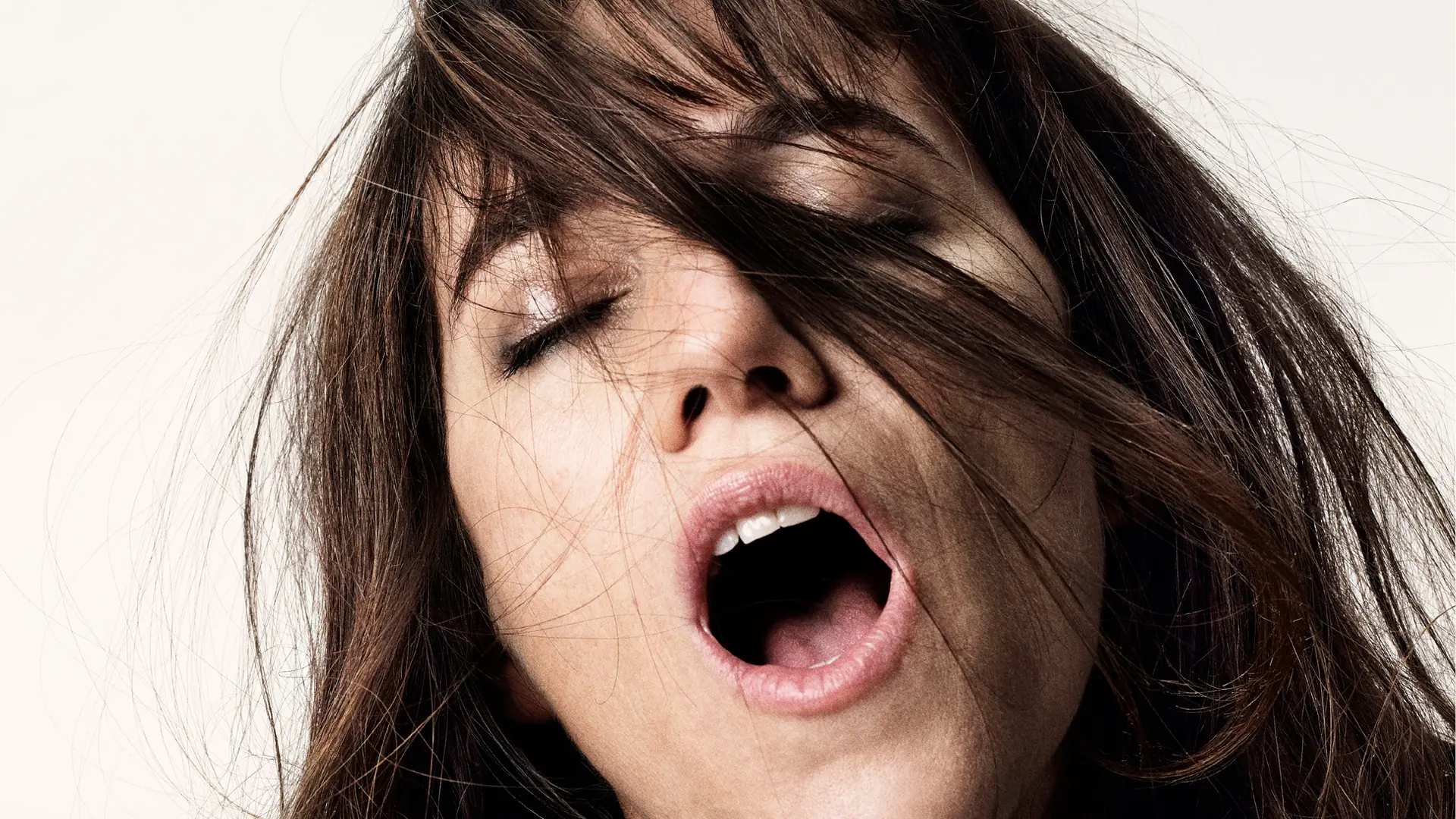 4 Señales que indican que una mujer es ninfómana