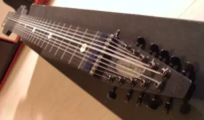 Chapman Stick, El bajo-Guitarra