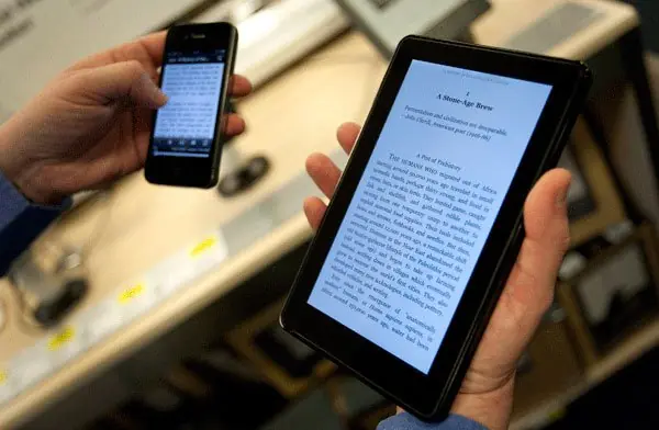 Para dormir bien es mejor leer un libro que un tablet