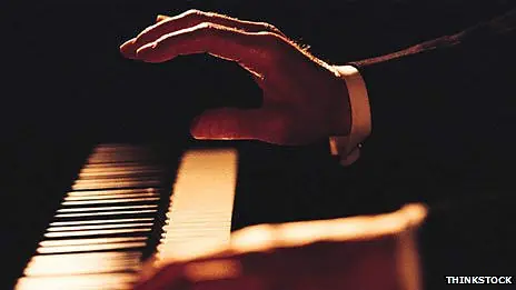 Todo se olvida, menos la música