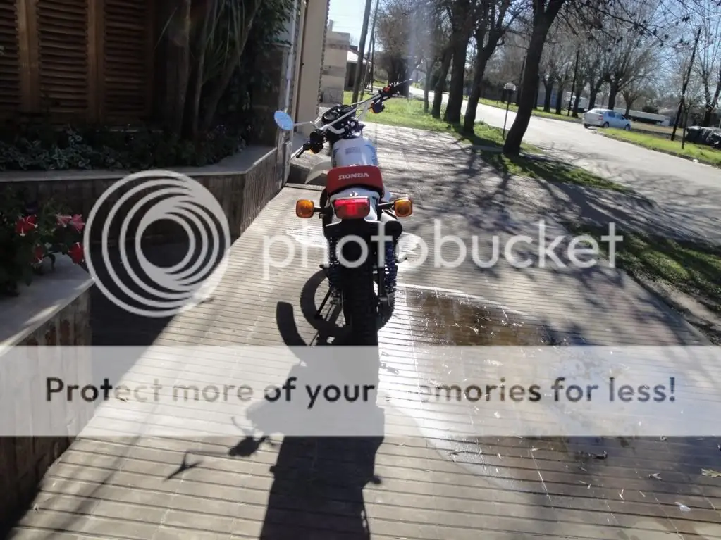 Mira la moto que encontre..