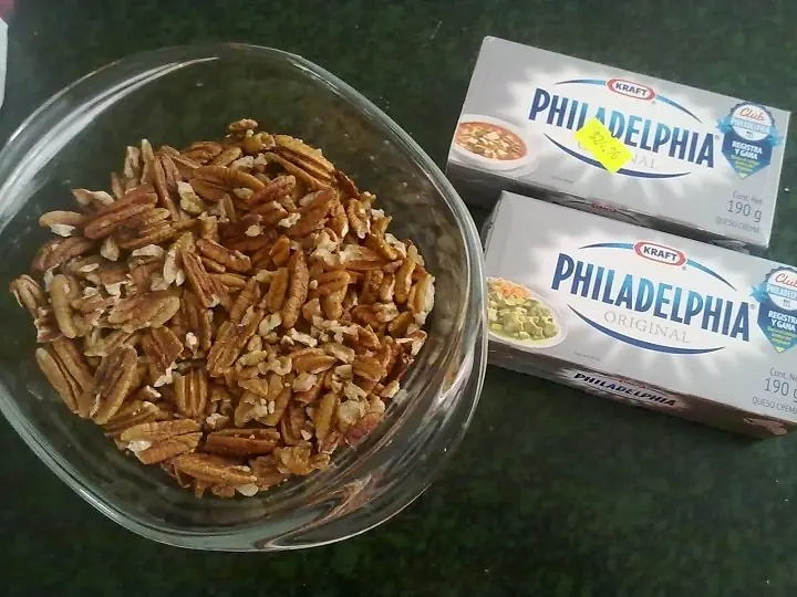 Rosca de reyes con relleno de philadelphia y nueces