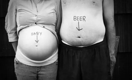 Maneras divertidas de contar que vas a tener un BB