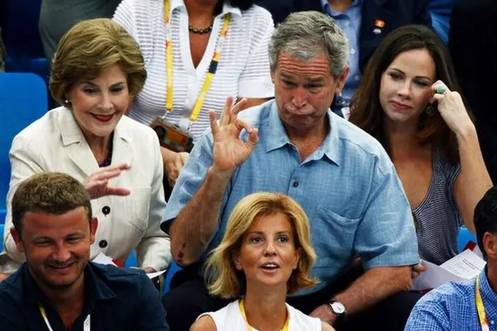 Bush tan bruto como siempre! + Yapa