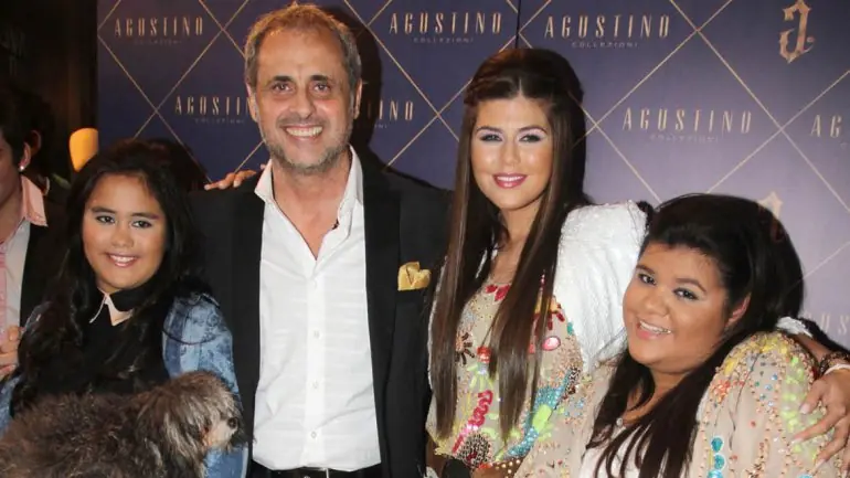 More Rial hizo una joda confesando estar embarazada