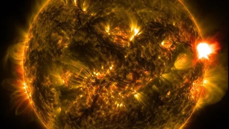 El sol emite su primera gran erupción de 2015