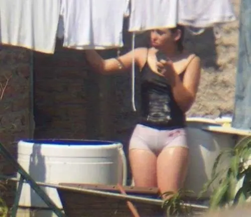 Mi vecina es hermosa, jugosa, deliciosa.. que hago?