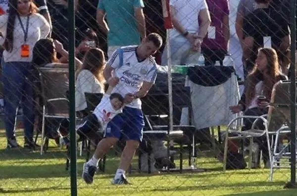 El padre de Messi desmiente que Leo vaya a dejar la selecció