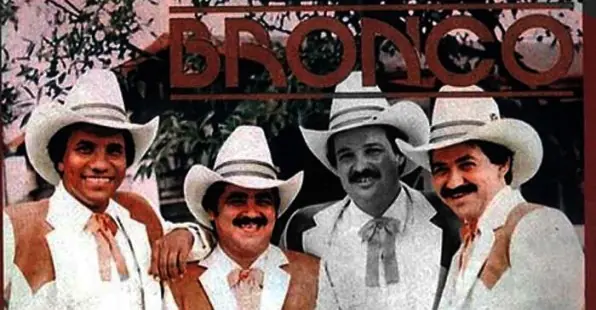 El Gigante de America (Bronco)