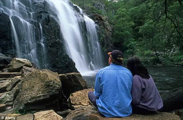 Se enamoró de su papá y ahora se casará con él