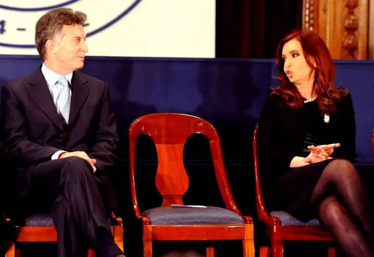 por que creo que macri es bananero como cristina