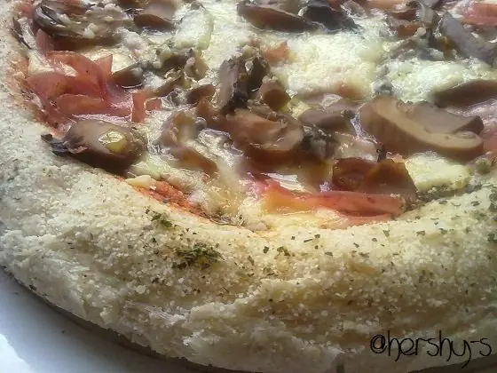 Pizza hut y dominos con orilla rellena [fotoreceta]