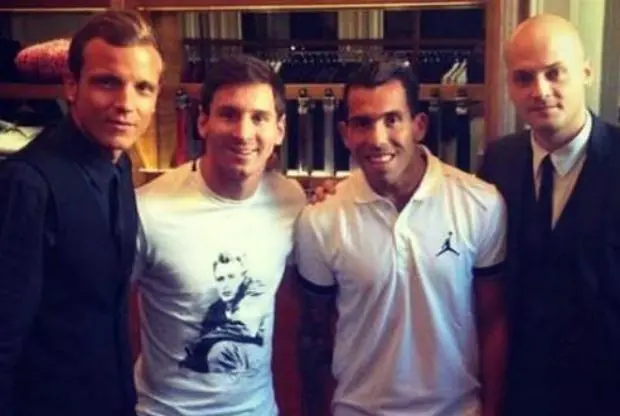 Messi se reunió con Tevez, que sigue acercándose a la