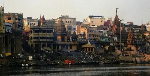 Varanasí, muerte sagrada en el Ganges.