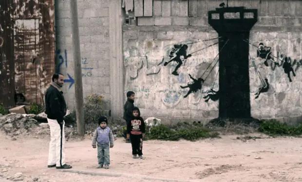 Banksy llega a Gaza por túneles palestinos y deja obras cont