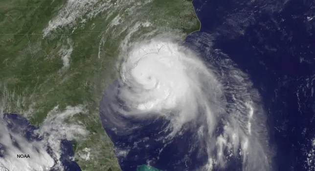 Cómo hackear un tornado para usarlo como arma de guerra