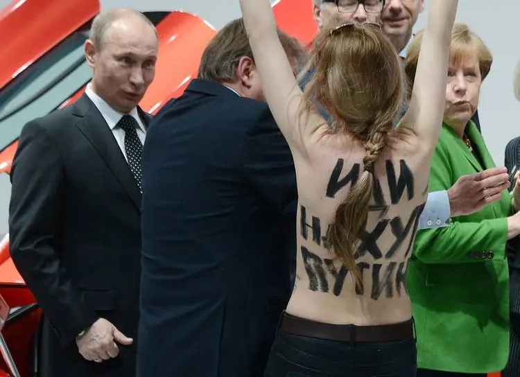 Vladimir Putin con mujeres