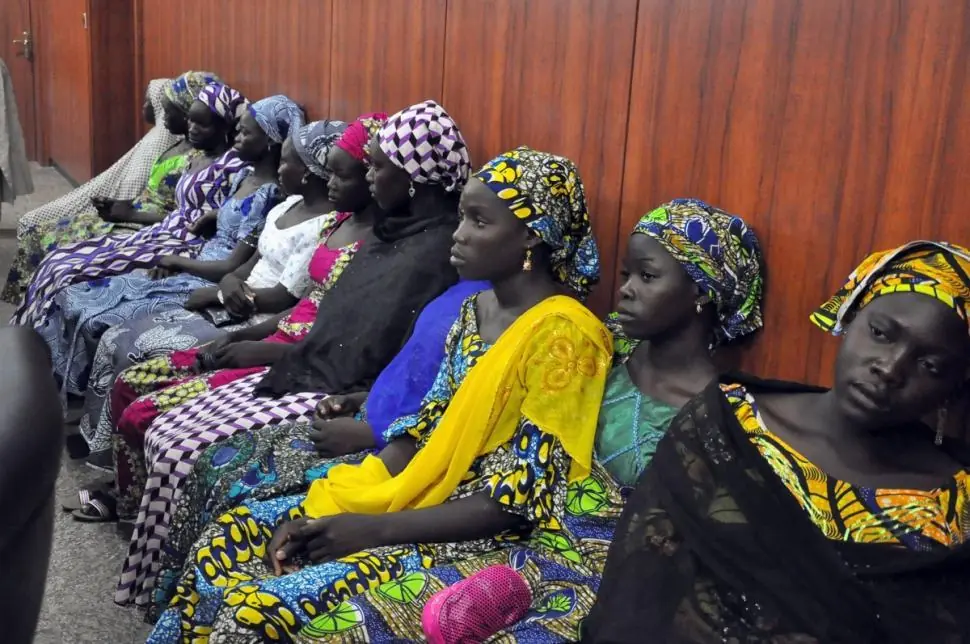 Niñas bomba de Boko Haram son entregadas por sus padres